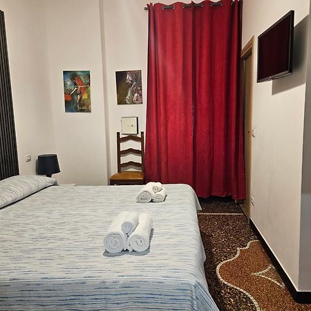 Affittacamere House Leomar Di Sara 热那亚 外观 照片